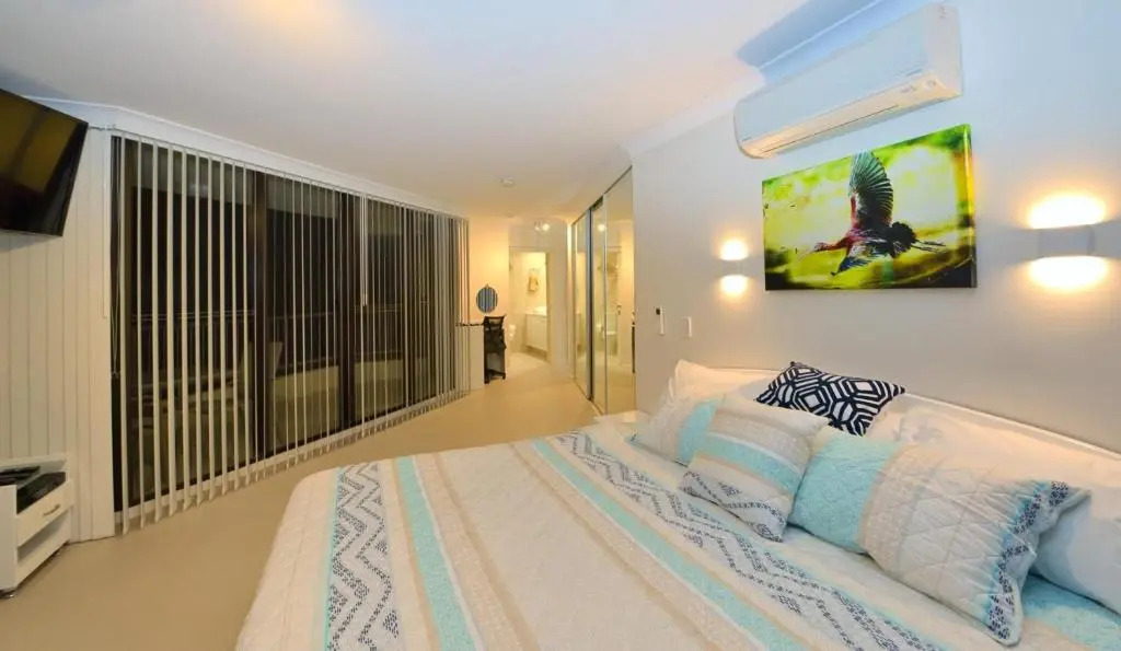 Broadwater Shores Waterfront Apartments