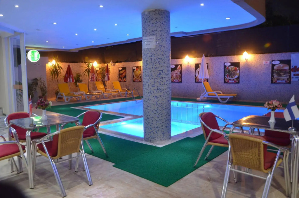 Twin Apart Hotel