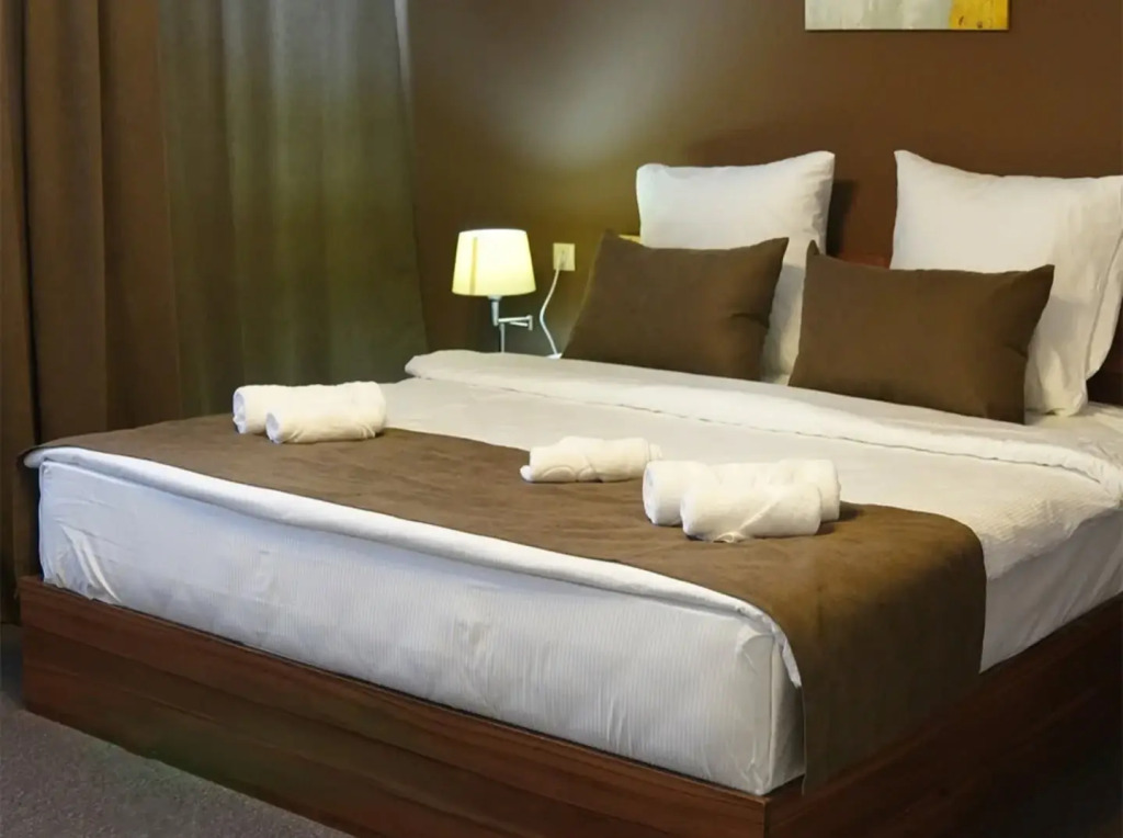 Cahan Hotel