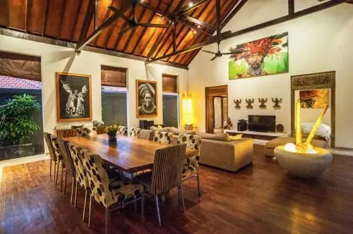 Phinisi Villas - Seminyak Beach
