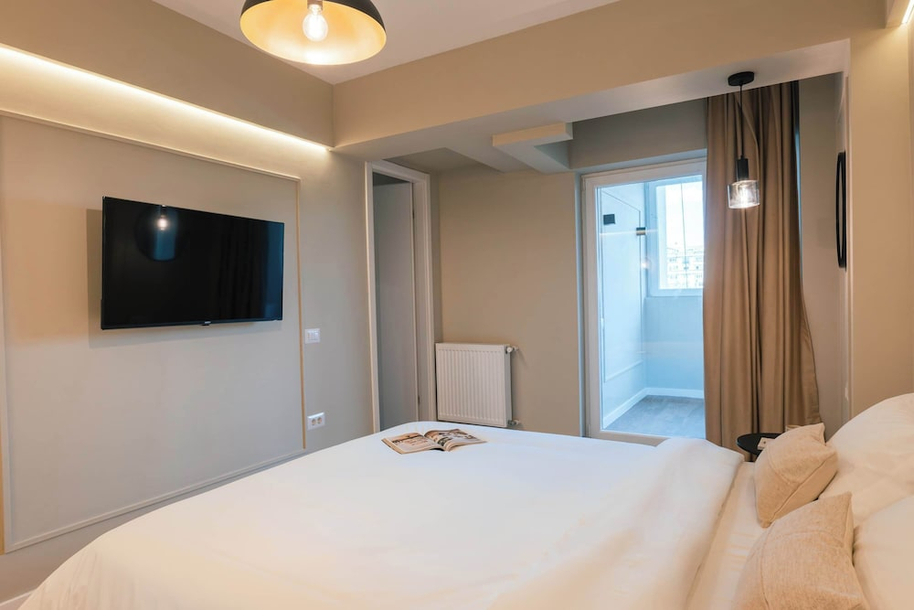 New Unirii Apartments by Olala Homes