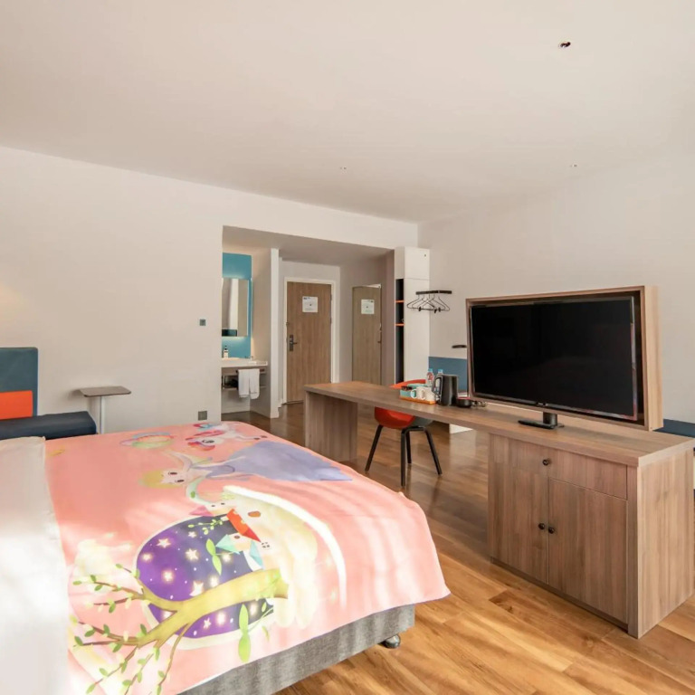 Holiday Inn Express Shanghai Jiading New City by IHG