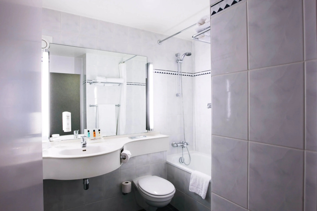 Holiday Inn Hotel Brussels Airport by IHG