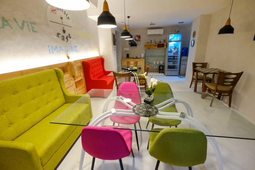 Heroes Hotel