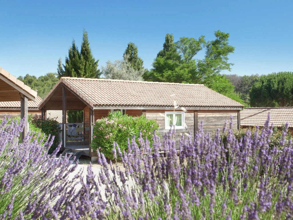 Pleasant chalet with covered terrace in beautiful surroundings