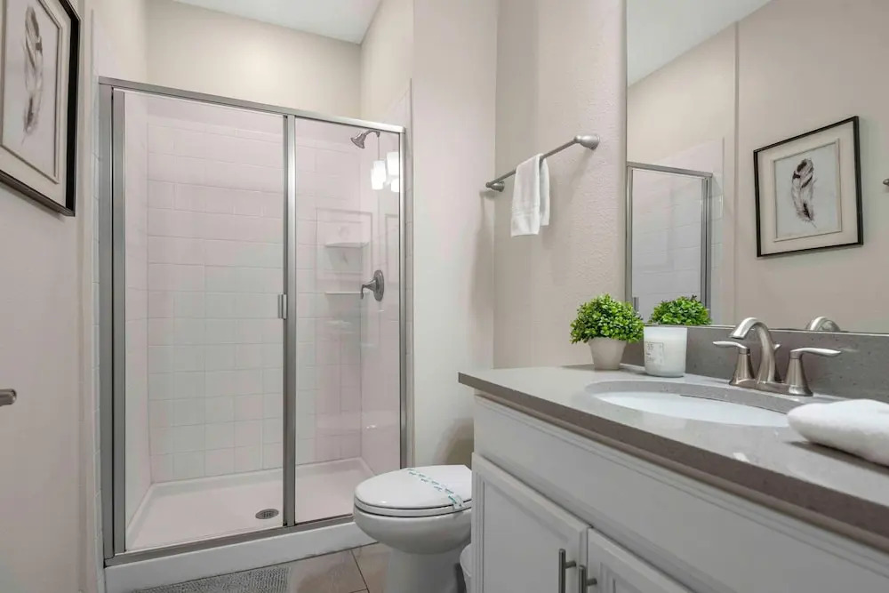 Stylish 4BR Pool Townhome Storey Lake