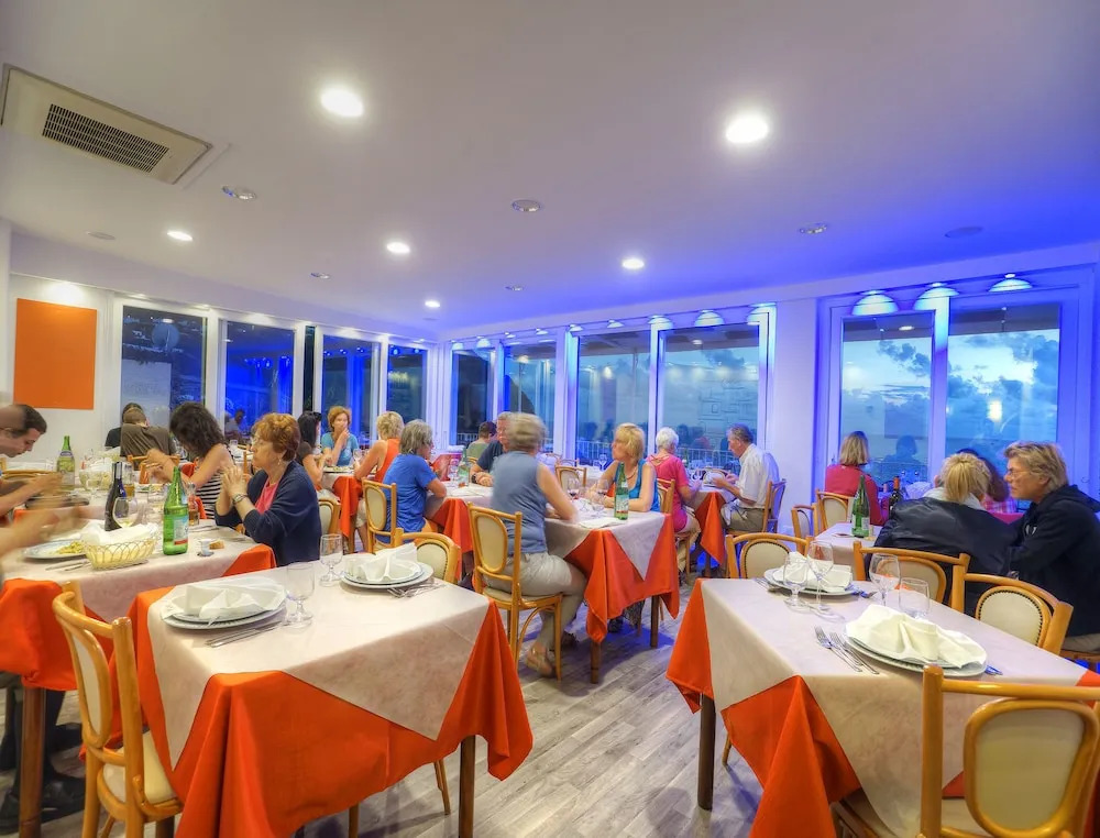 Ischia, With a Breathtaking View, in the Bay of Citara for 7 Persons