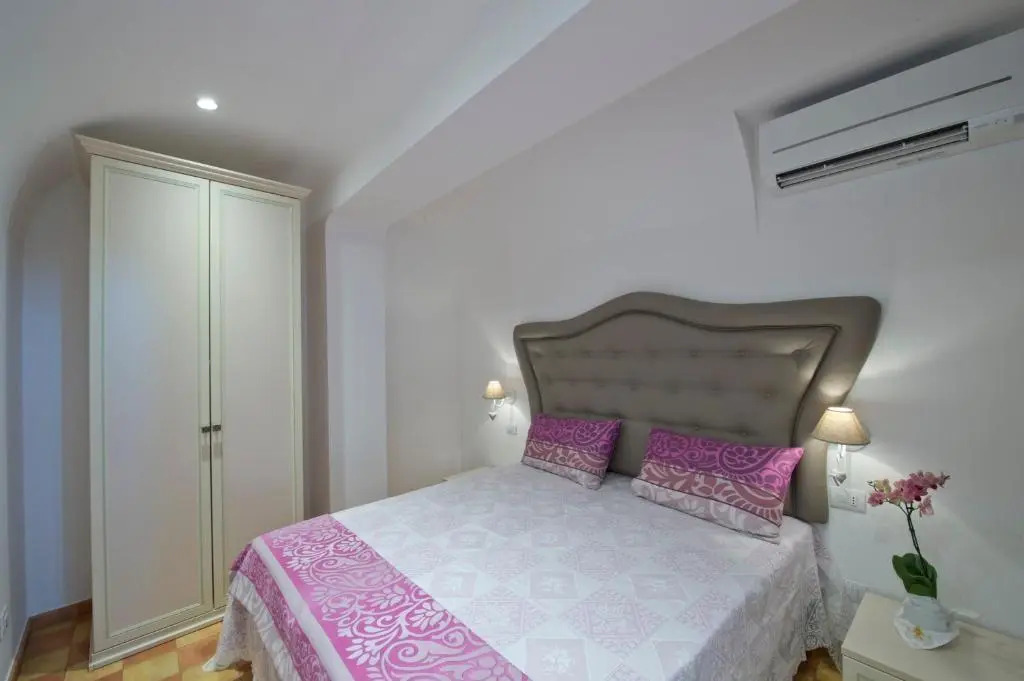 Golden Vaults 1st Floor Sea View Balcony