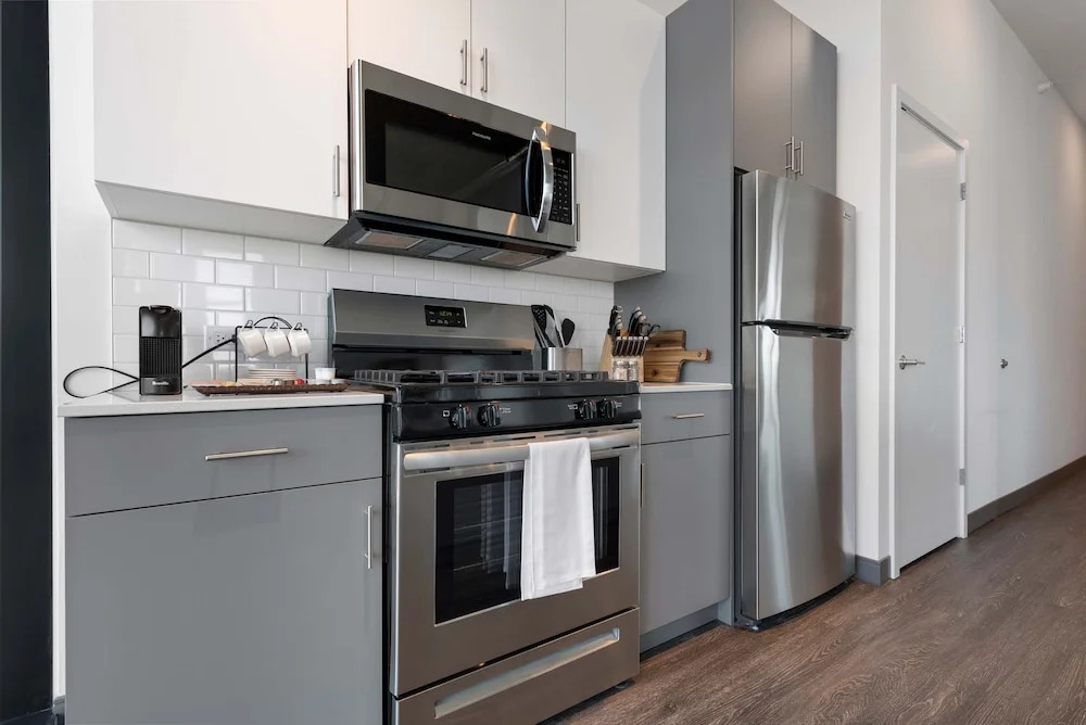 Cloud9 2x1 Apartments Fulton Market The Pop