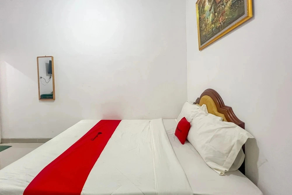 RedDoorz at Dimens House Sragen