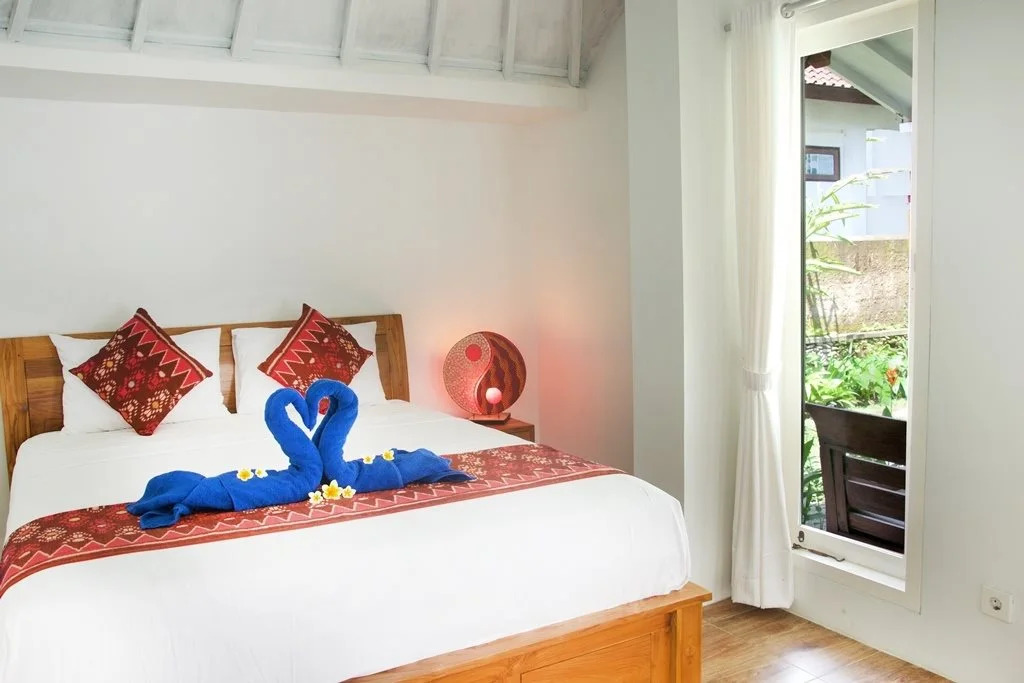 Full Moon 8 Bed & Breakfast