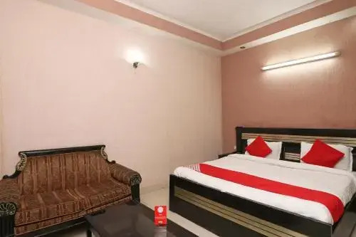 Bharat Guest House By OYO Rooms