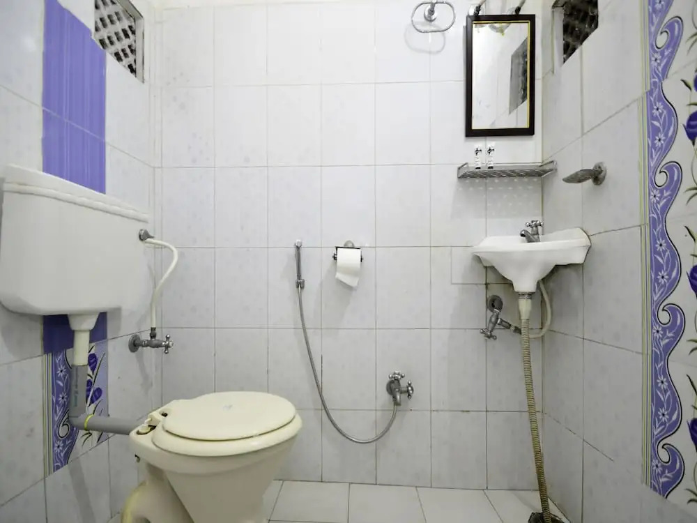OYO 10704 Hotel Lake Haveli