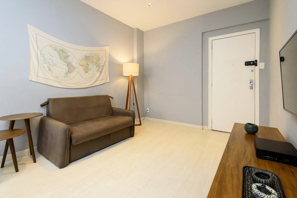 Apartamento em Ipanema com garagem | BT 82/208