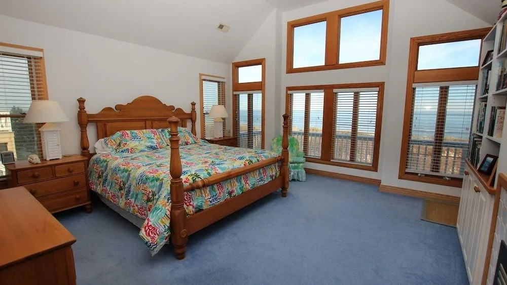 Sandy's Way - 5 Br Home