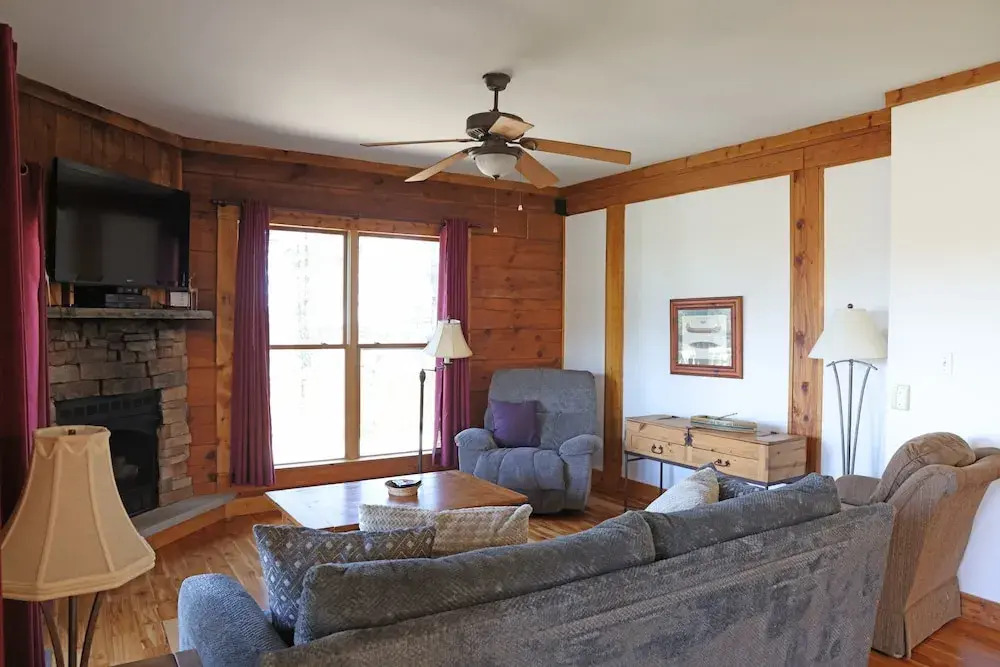 4 BR: Timbers #1 Stand Alone Cabin