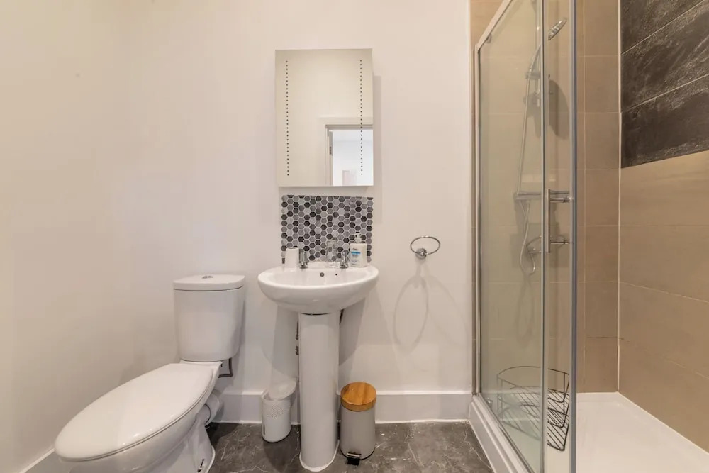 Central - Stay 4 - Parking - Wifi - Near Transport