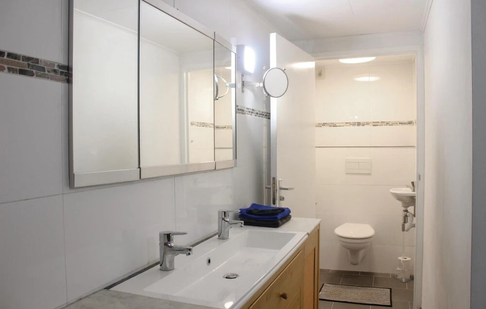 Beautiful Home in Rekem-lanaken With 3 Bedrooms and Wifi