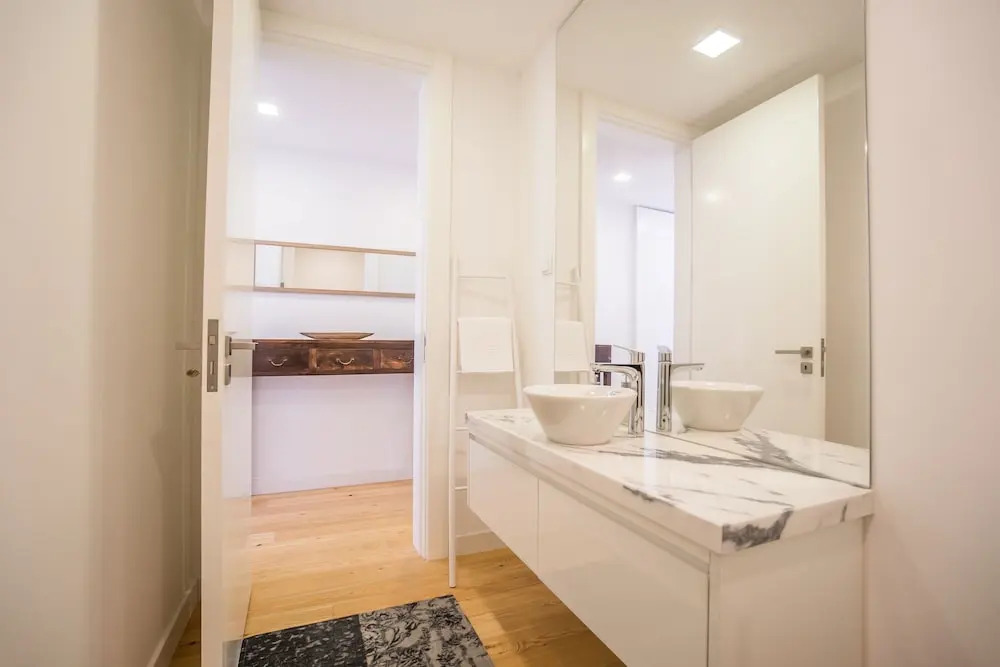 Gulbenkian 2 bedroom with Private Garden