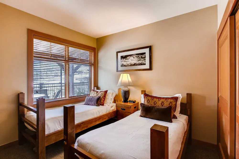 Basefront Bliss Capitol Peak Lodge #3119
