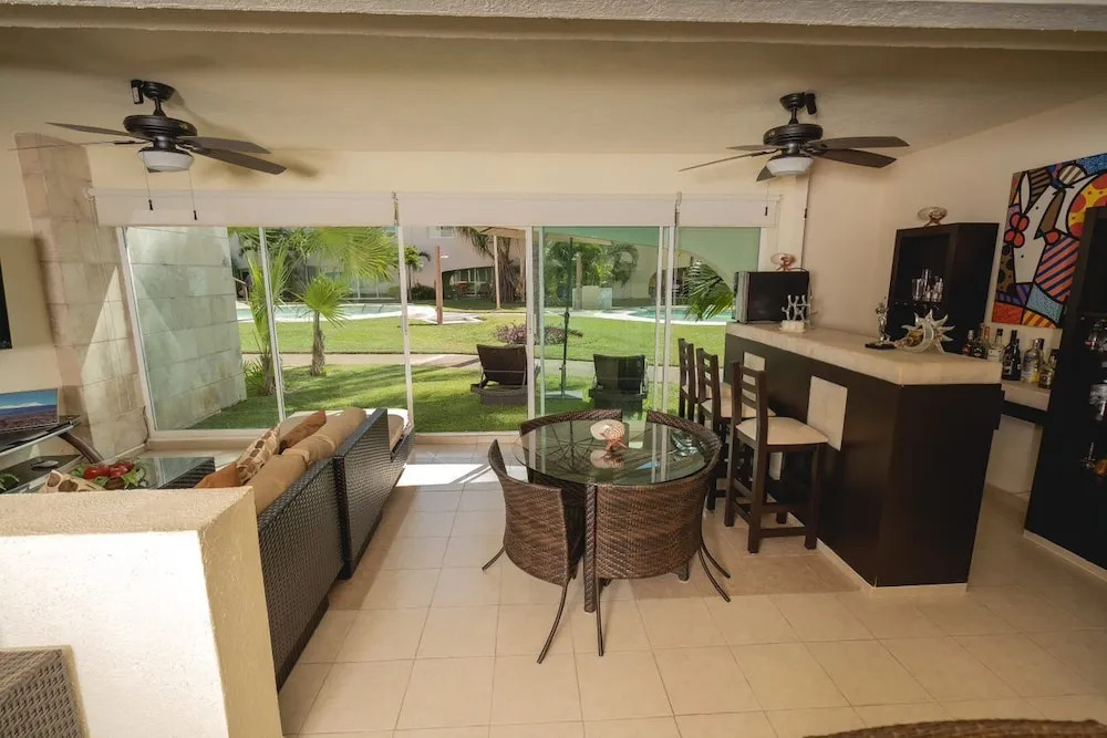 JUUB Luxury 3 Bedroom House at Playa diamante