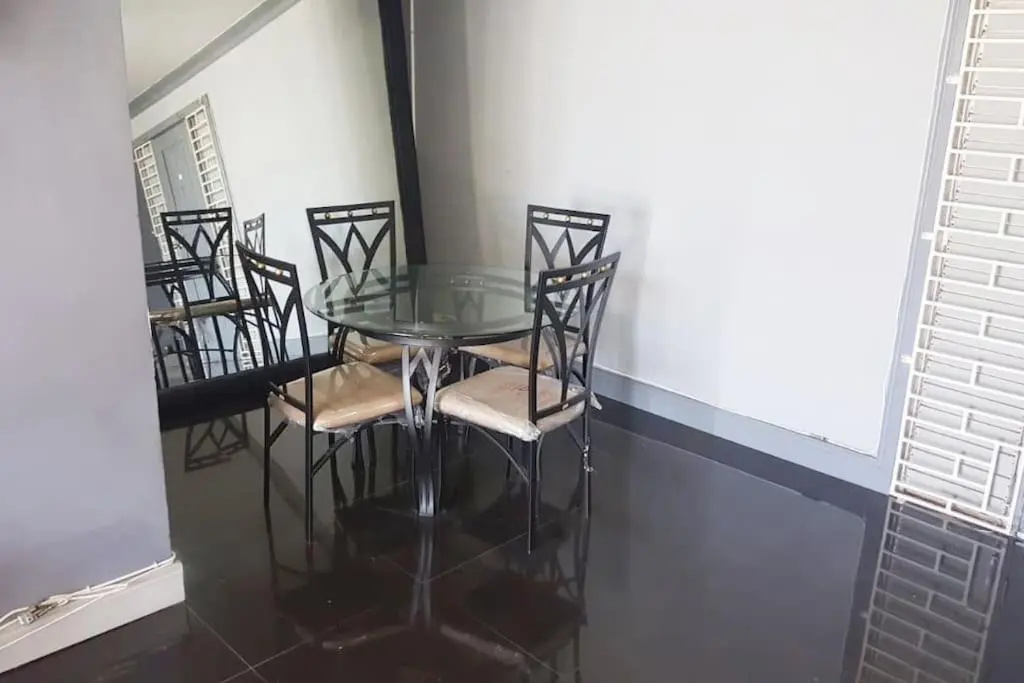 2bed apt with 24hr Security*