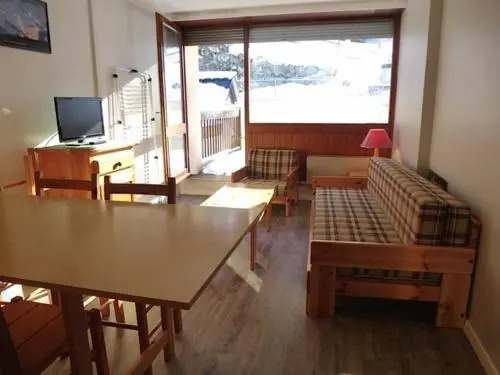 Apartment Joli Appartement Avec Chambre, Cabine Et Terrasse