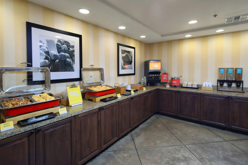 Hampton Inn & Suites Tucson Mall
