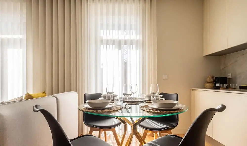 Bonja1 Light-filled Apartment w/ Balcony +AC