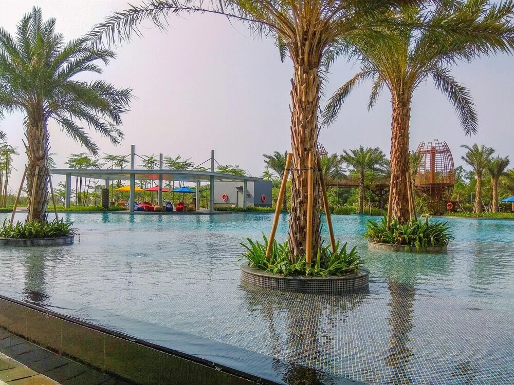 Great Location 2Br at Gold Coast Apartment Near Pik Area