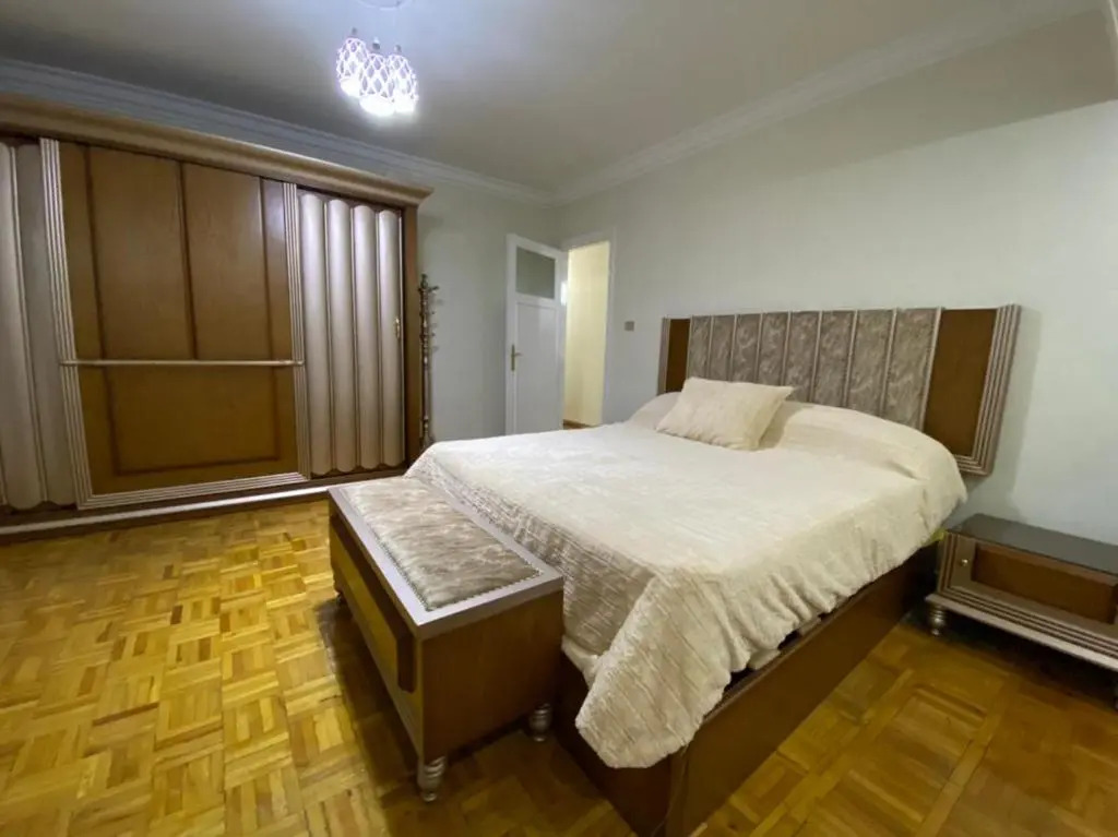FAMILY ONLY luxury apartment