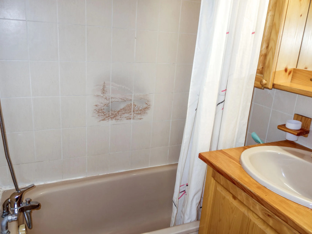 Apartment Jardins Alpins 2 by Interhome