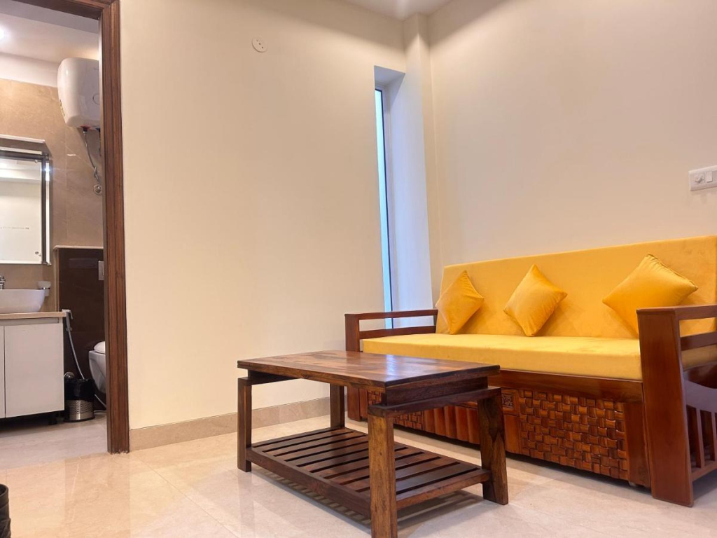 Lime Tree 1BHK Serviced Apartment - Medanta Medicity, Gurgaon