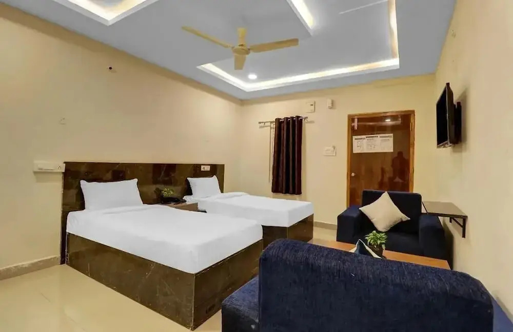Sharans Inn Gandimisamma
