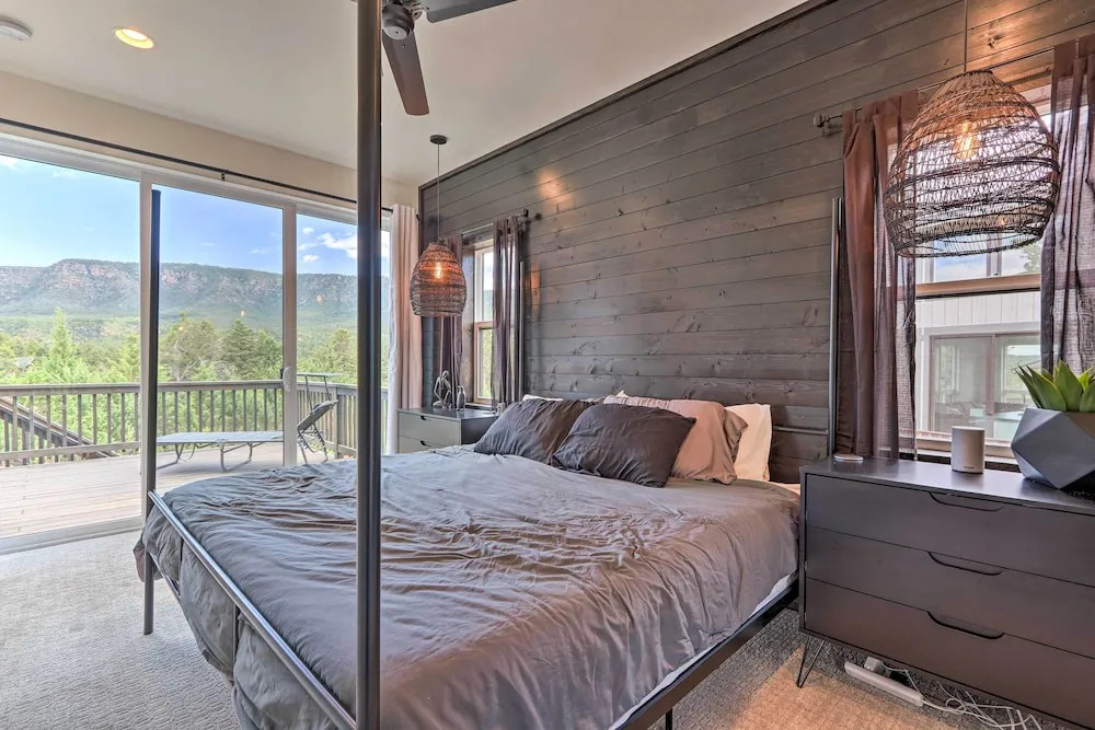 Fire Pit, Deck & Mtn Views: Upscale Pine Cabin!
