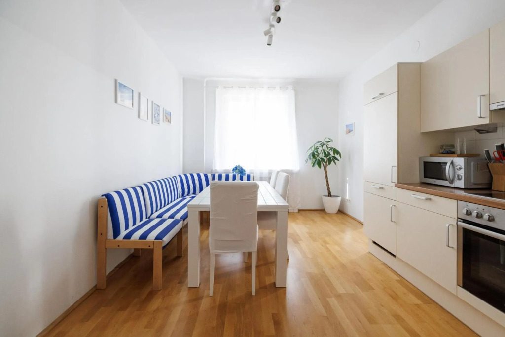 Apartment France | Operastreet
