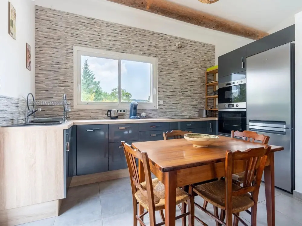 Cosy holiday home with pool