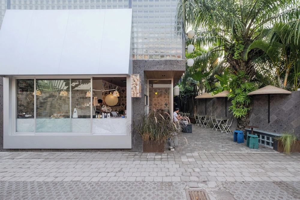 The Lima Ocean Suites Pererenan