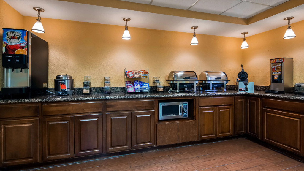 Best Western Plus Parkway Hotel