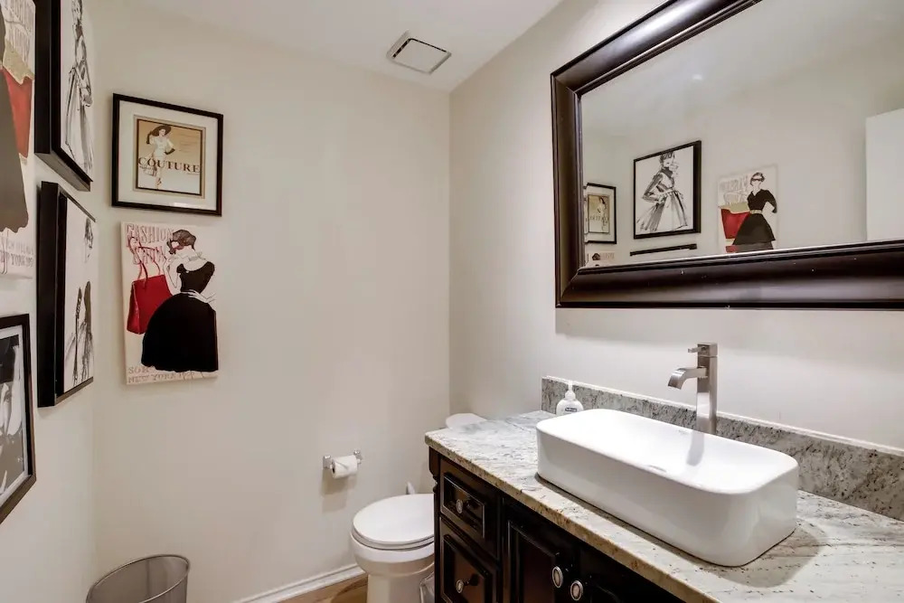 Comfortable Dallas Condo Close to Attractions