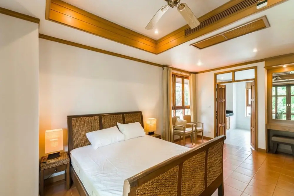 6 Bedroom Twin Villas on Beach Front Resort 25/12