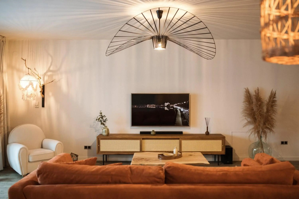 Silver Pine Apartment