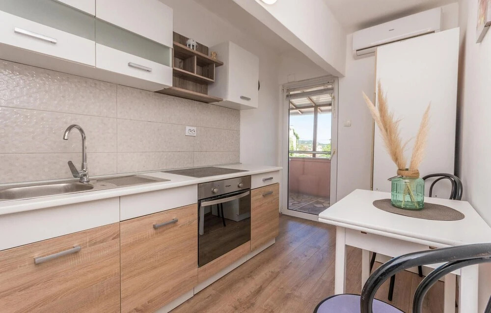 Beautiful Apartment in Nevidane With 2 Bedrooms and Wifi