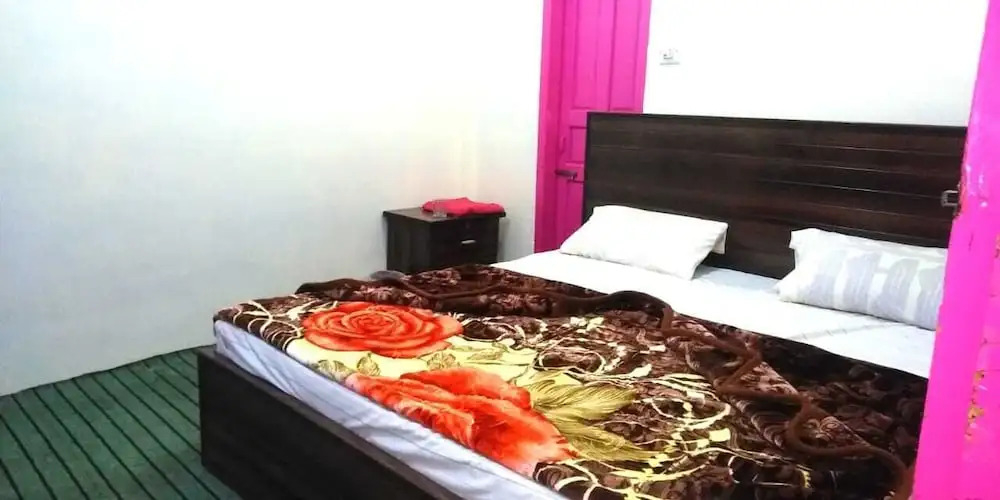 Paradise Hotel