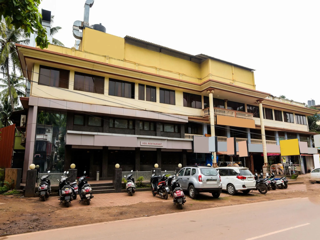 OYO 15944 Hotel Three Seas