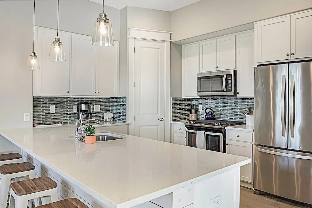 164 Sunset Avenue Townhouse 3 Bedrooms 3.5 Bathrooms Townhouse