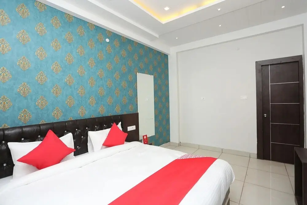 Mukesh Palace By OYO Rooms