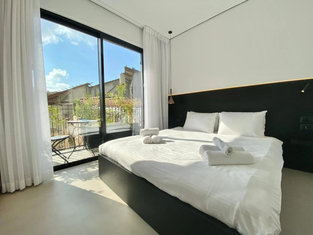 12 Shimon HaTzadik - By Beach Apartments TLV