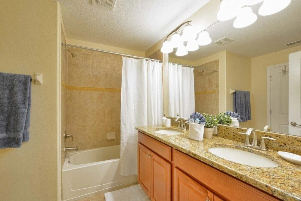 Townhome W/splashpool In Storey Lake -1610st 4 Bedroom Townhouse by Redawning