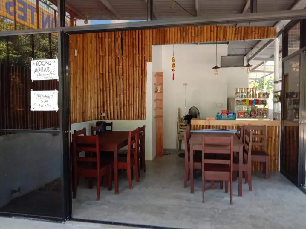 LR Hostel and Cafe
